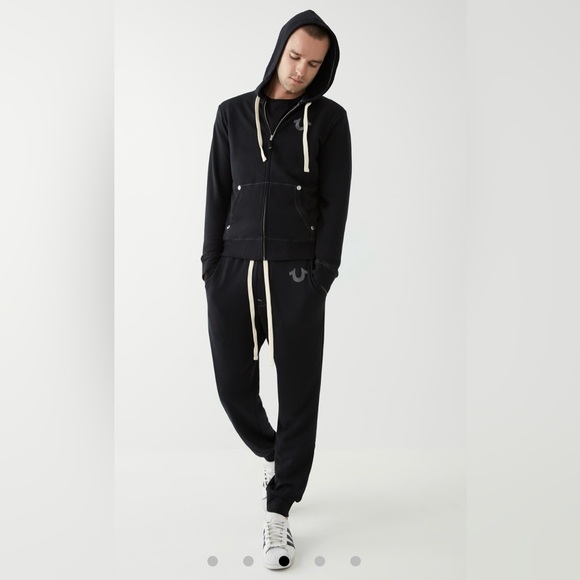 True Religion Men’s Classic Logo Jogger Sweatpants - Picture 3 of 12